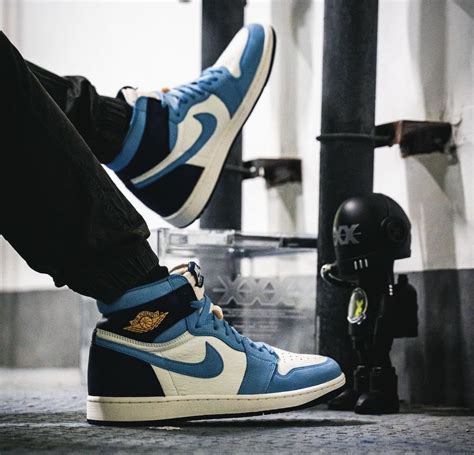 Air Jordan 1 'First in Flight' (FD2596.